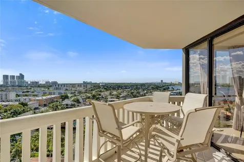1000 E Island Boulevard Aventura FL 33160