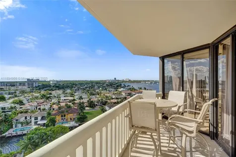1000 E Island Boulevard Aventura FL 33160