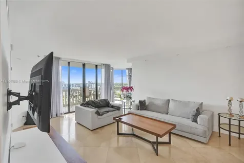 1000 E Island Boulevard Aventura FL 33160