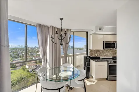 1000 E Island Boulevard Aventura FL 33160