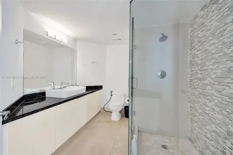 1000 E Island Boulevard Aventura FL 33160