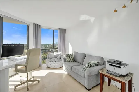 1000 E Island Boulevard Aventura FL 33160