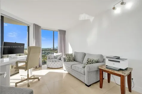 1000 E Island Boulevard Aventura FL 33160