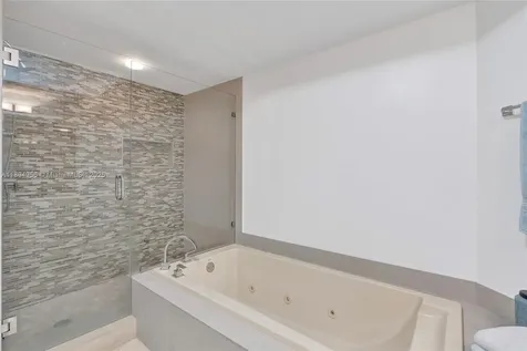 1000 E Island Boulevard Aventura FL 33160