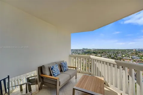 1000 E Island Boulevard Aventura FL 33160