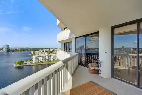 1000 E Island Boulevard Aventura FL 33160
