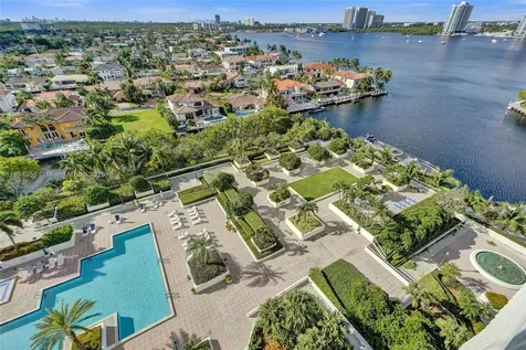 1000 E Island Boulevard Aventura FL 33160