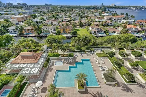 1000 E Island Boulevard Aventura FL 33160