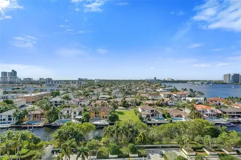 1000 E Island Boulevard Aventura FL 33160