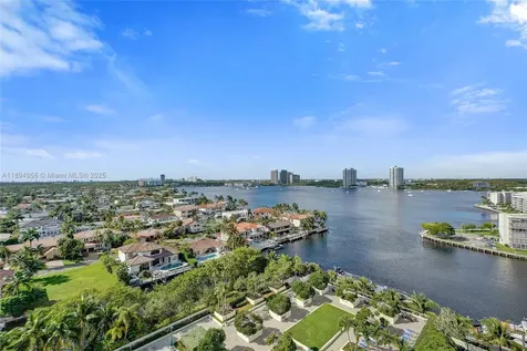 1000 E Island Boulevard Aventura FL 33160