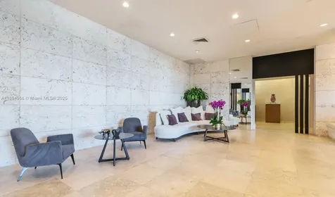 1000 E Island Boulevard Aventura FL 33160