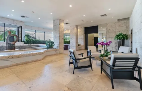 1000 E Island Boulevard Aventura FL 33160