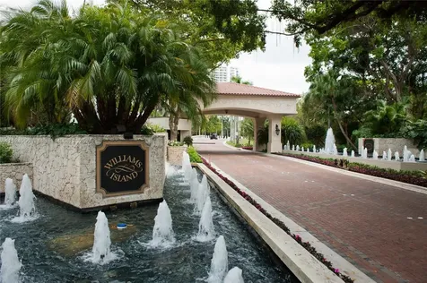 1000 E Island Boulevard Aventura FL 33160