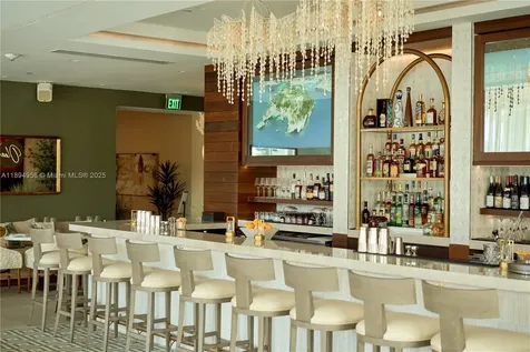 1000 E Island Boulevard Aventura FL 33160