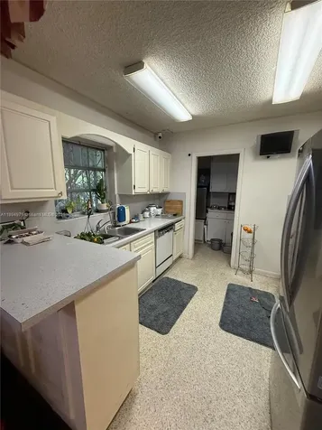 6235 SW 24th Street Miami FL 33147