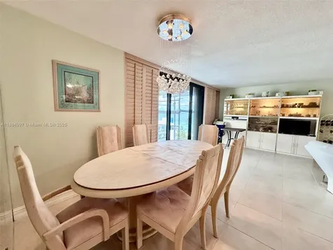 6061 Collins Avenue Miami Beach FL 33140