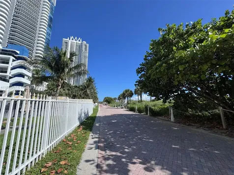6061 Collins Avenue Miami Beach FL 33140