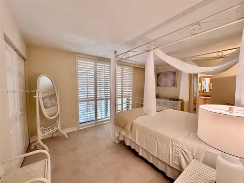 6061 Collins Avenue Miami Beach FL 33140
