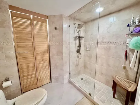 6061 Collins Avenue Miami Beach FL 33140