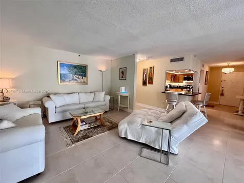 6061 Collins Avenue Miami Beach FL 33140