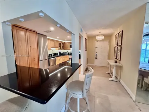 6061 Collins Avenue Miami Beach FL 33140