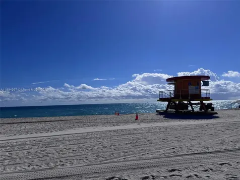 6061 Collins Avenue Miami Beach FL 33140