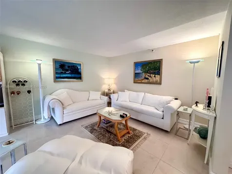 6061 Collins Avenue Miami Beach FL 33140
