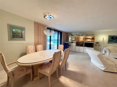 6061 Collins Avenue Miami Beach FL 33140