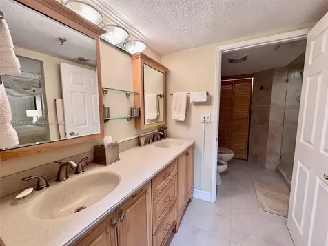 6061 Collins Avenue Miami Beach FL 33140