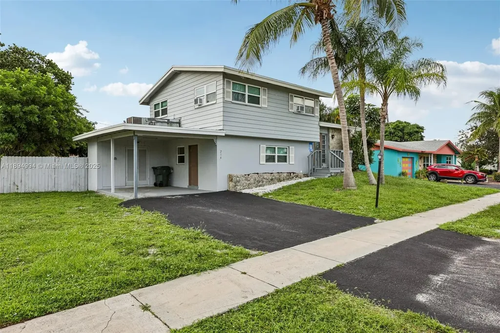214 SW 4th Street Boca Raton FL 33432