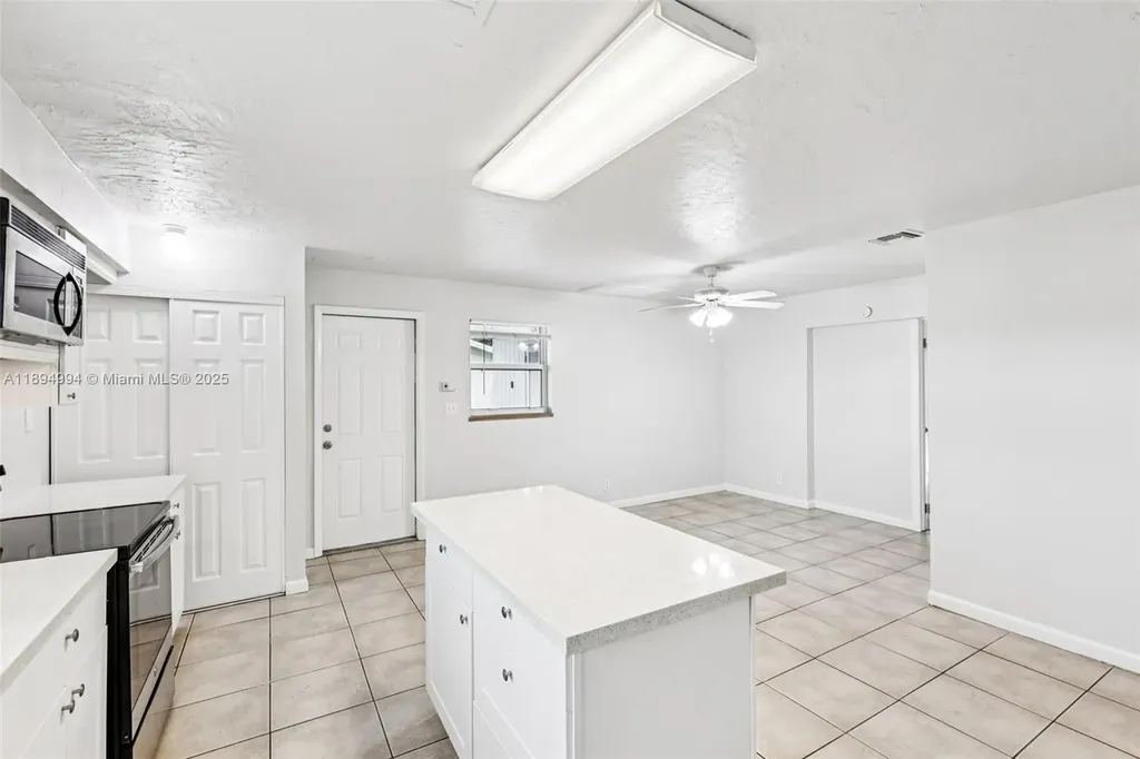 214 SW 4th Street Boca Raton FL 33432