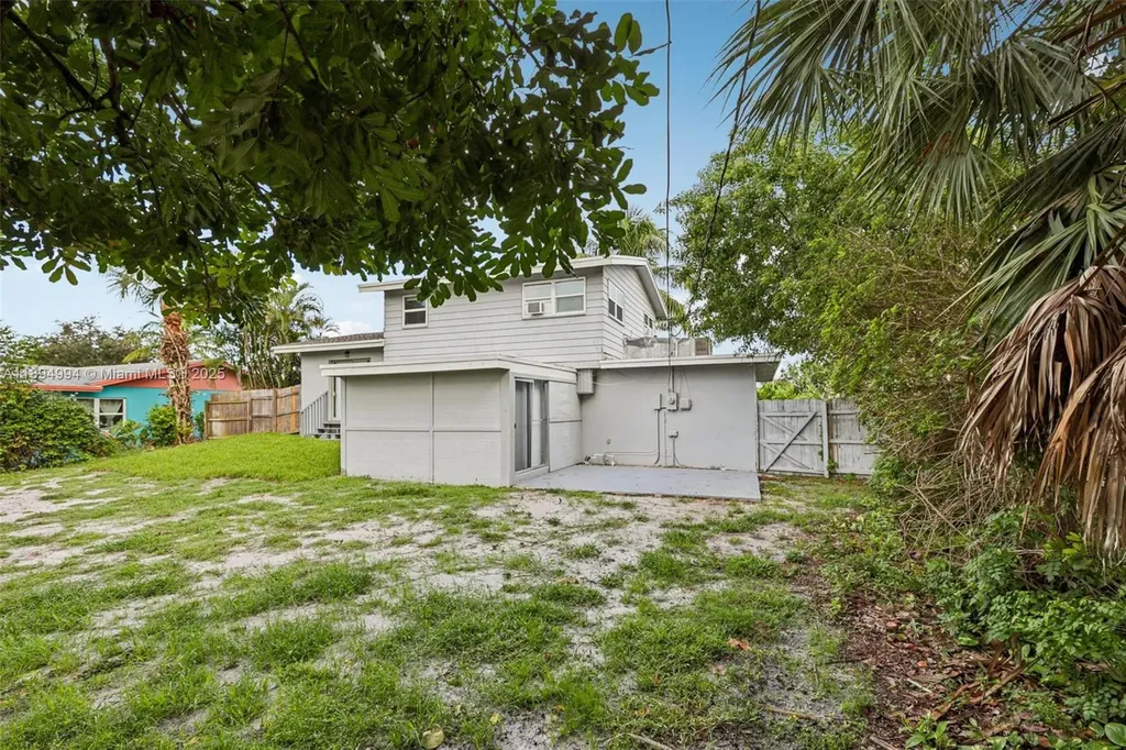 214 SW 4th Street Boca Raton FL 33432