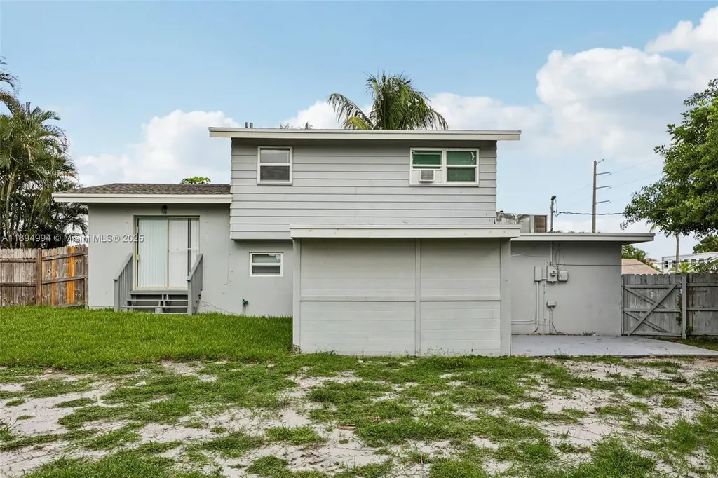 214 SW 4th Street Boca Raton FL 33432