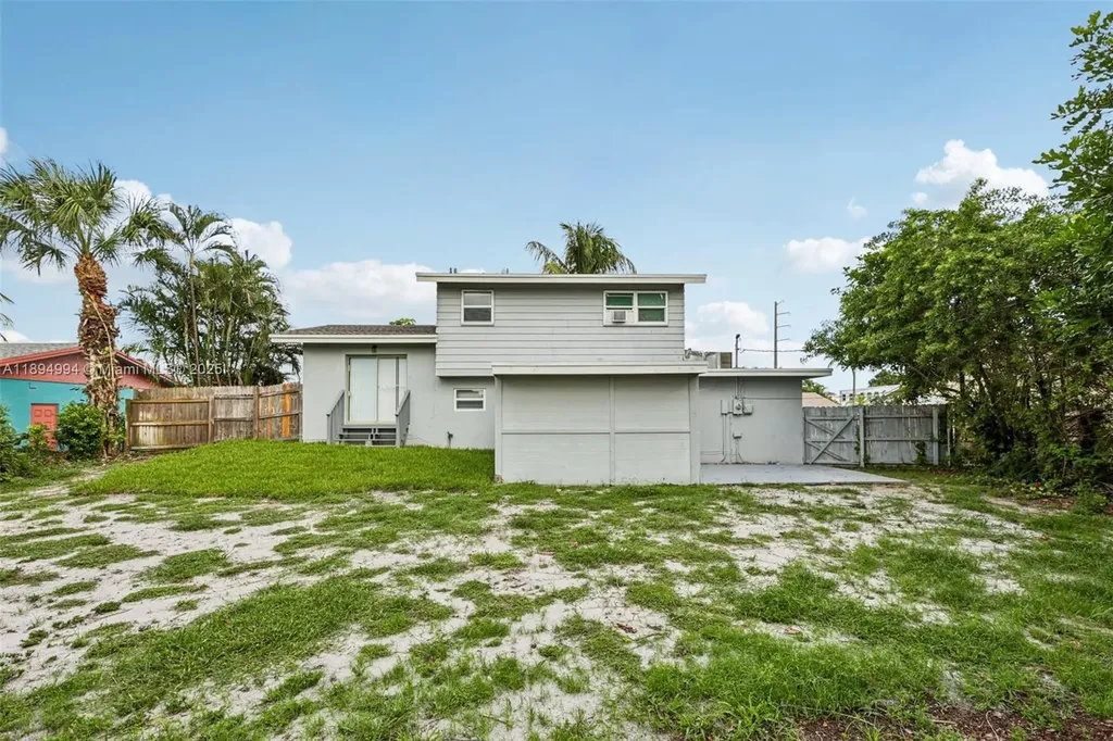 214 SW 4th Street Boca Raton FL 33432