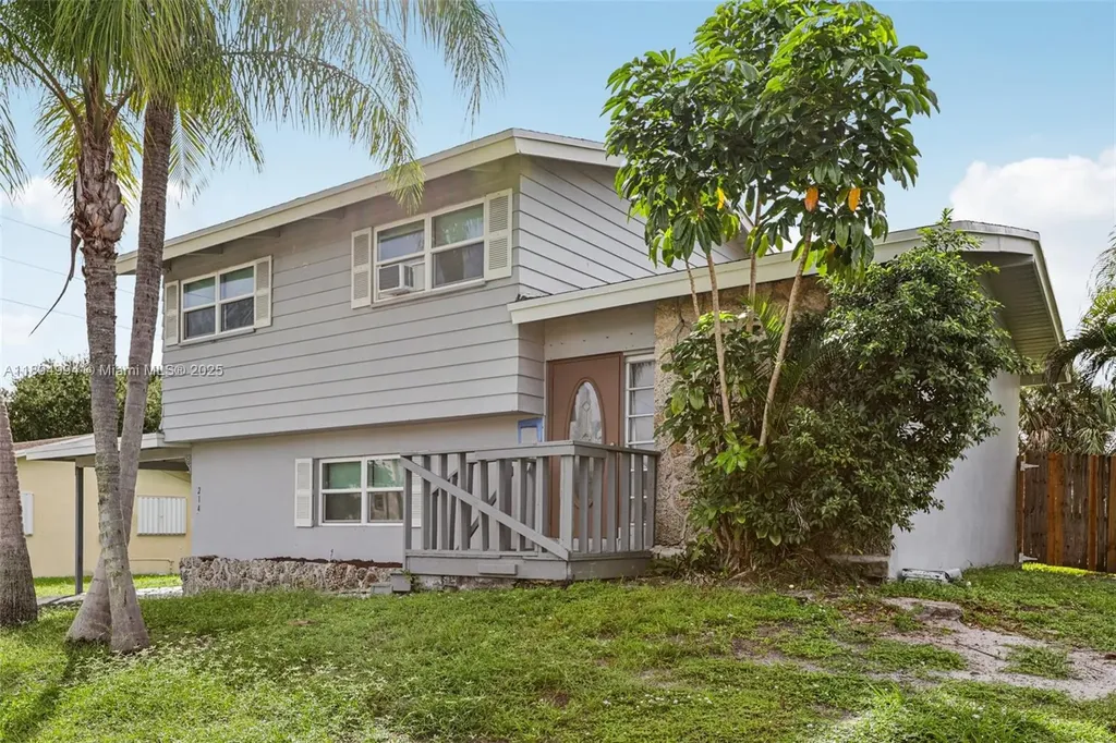 214 SW 4th Street Boca Raton FL 33432