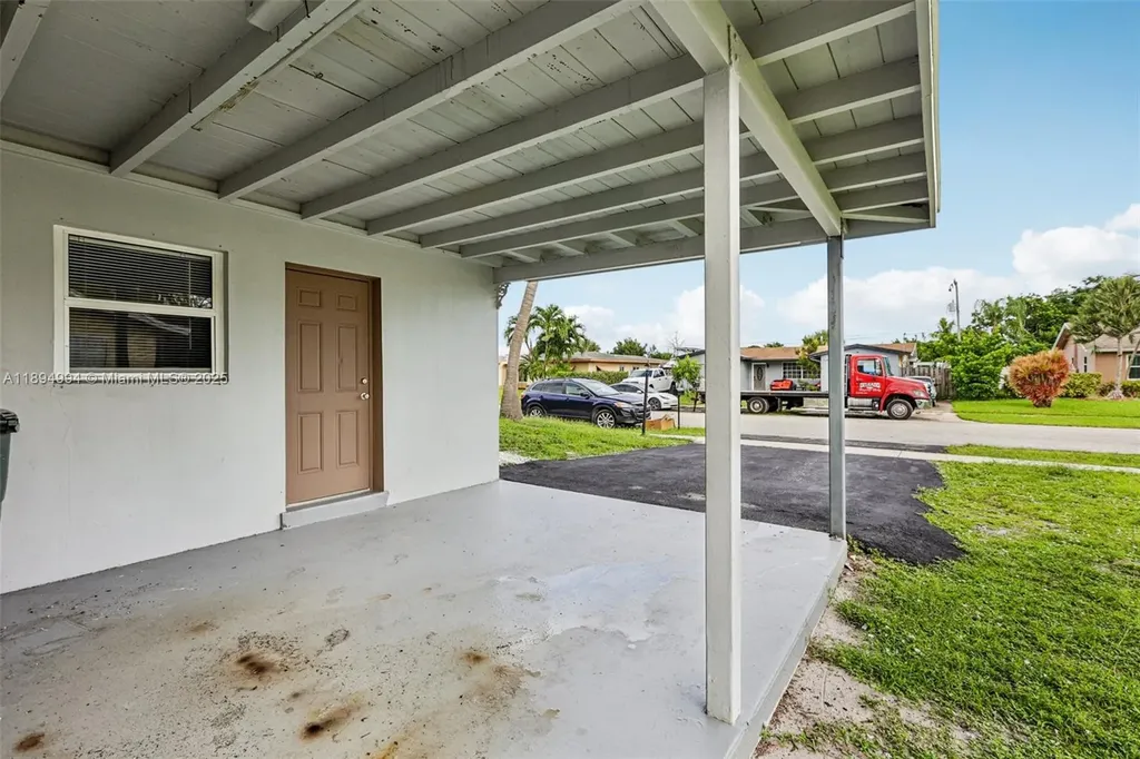 214 SW 4th Street Boca Raton FL 33432