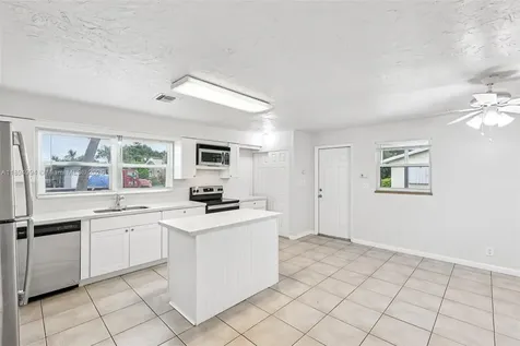 214 SW 4th Street Boca Raton FL 33432