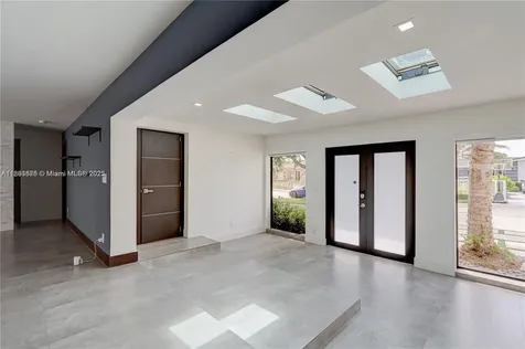 2305 Magnolia Drive North Miami FL 33181