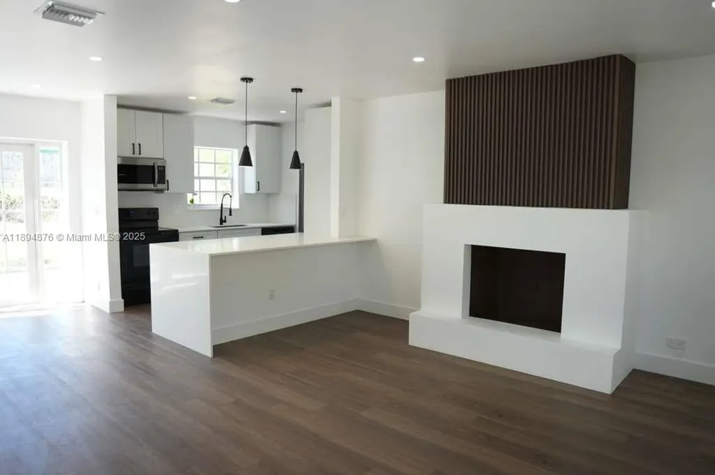 2411 SW 50th Terrace Fort Lauderdale FL 33317