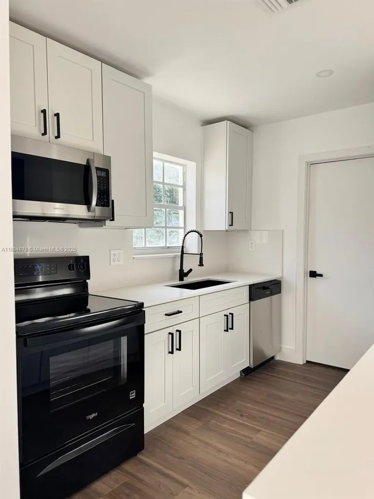 2411 SW 50th Terrace Fort Lauderdale FL 33317