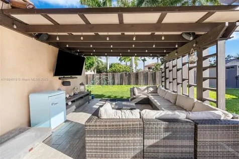 415 SE 34th Terrace Homestead FL 33033