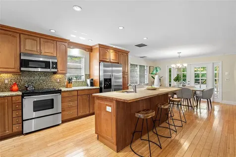 12 NE 26th Street Wilton Manors FL 33305