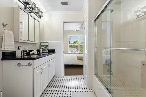 12 NE 26th Street Wilton Manors FL 33305