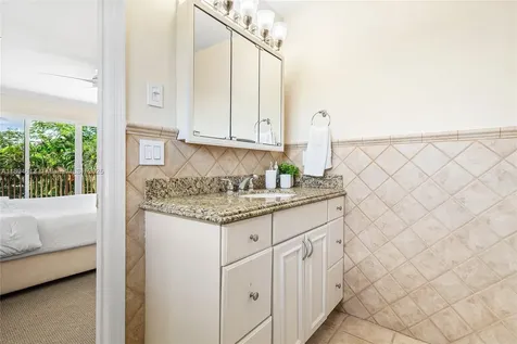 12 NE 26th Street Wilton Manors FL 33305