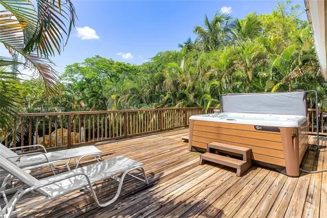 12 NE 26th Street Wilton Manors FL 33305