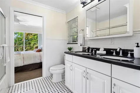 12 NE 26th Street Wilton Manors FL 33305