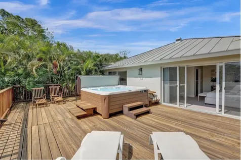 12 NE 26th Street Wilton Manors FL 33305