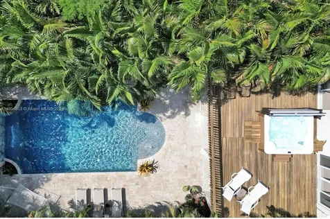 12 NE 26th Street Wilton Manors FL 33305