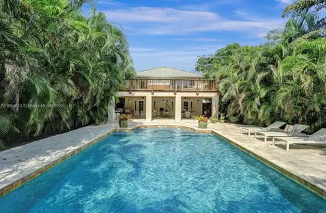 12 NE 26th Street Wilton Manors FL 33305