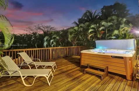 12 NE 26th Street Wilton Manors FL 33305